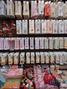 Kleine Geschenke für Zuhause findet man in Massen in Asakusa.